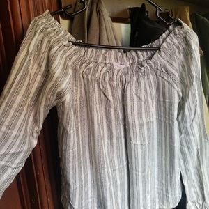 Long sleeved off-the-shoulder top